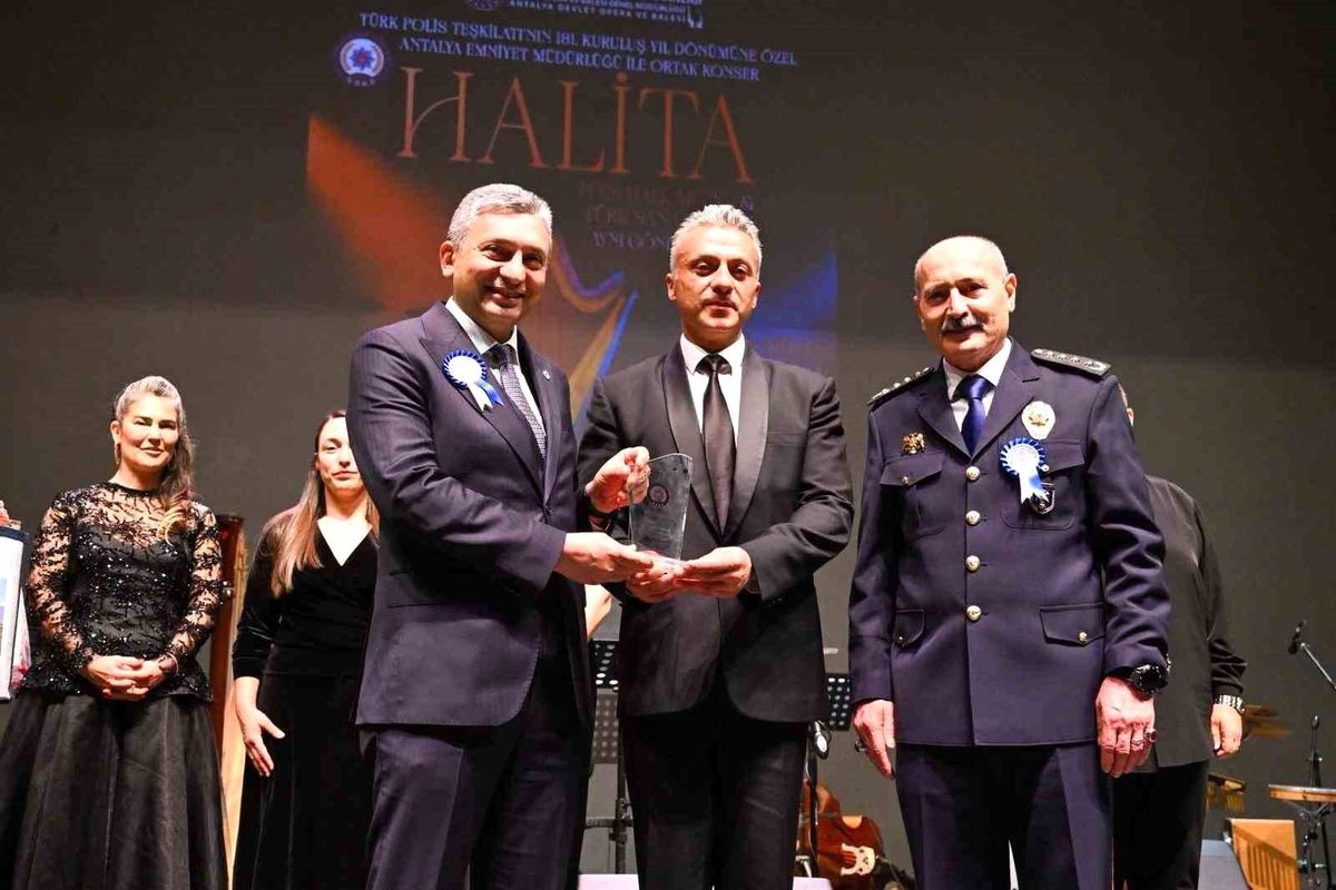 Antalya Valisi Hulusi Şahin: "Polis teşkilatımız istikbale olan güvenimizdir"