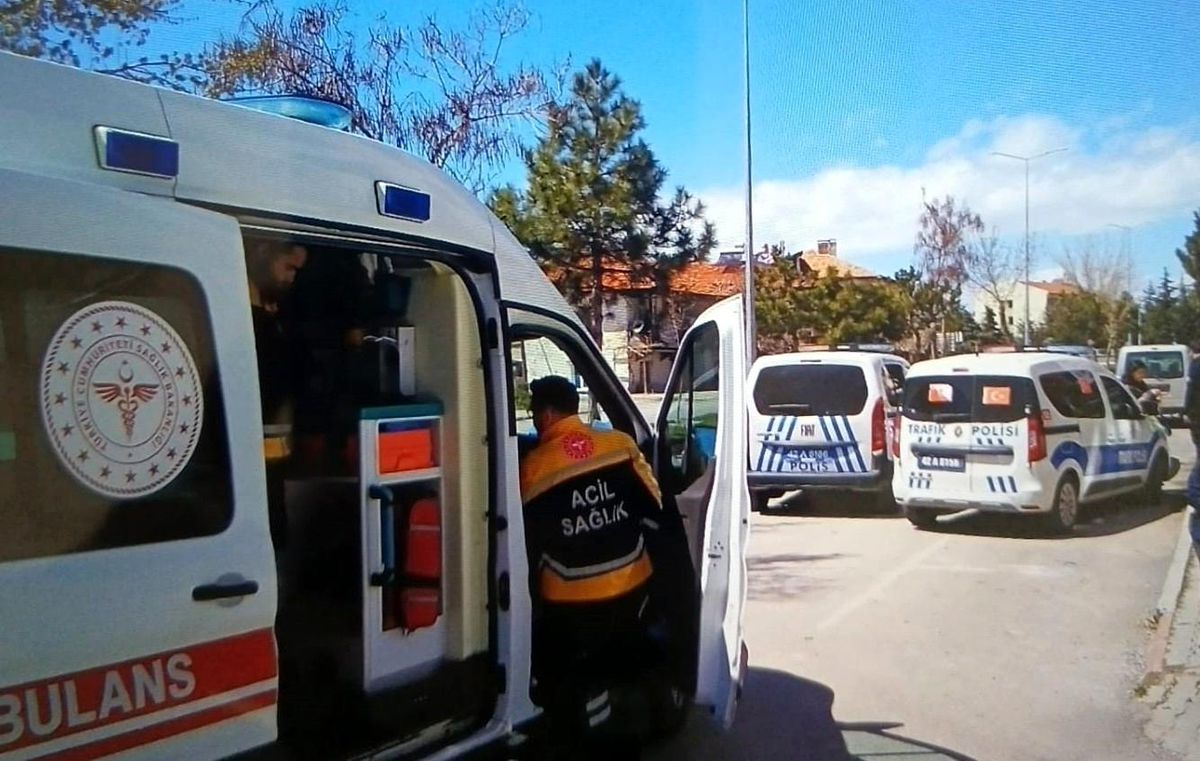 Beyşehir'de otomobilin çarptığı çocuk hastanelik oldu