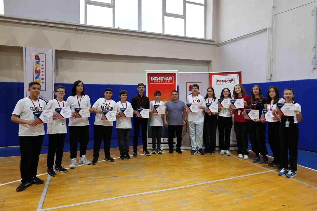 Bilecik'te geleceğin teknoloji yıldızları için büyük gün: DENEYAP E-Sınav maratonu başladı
