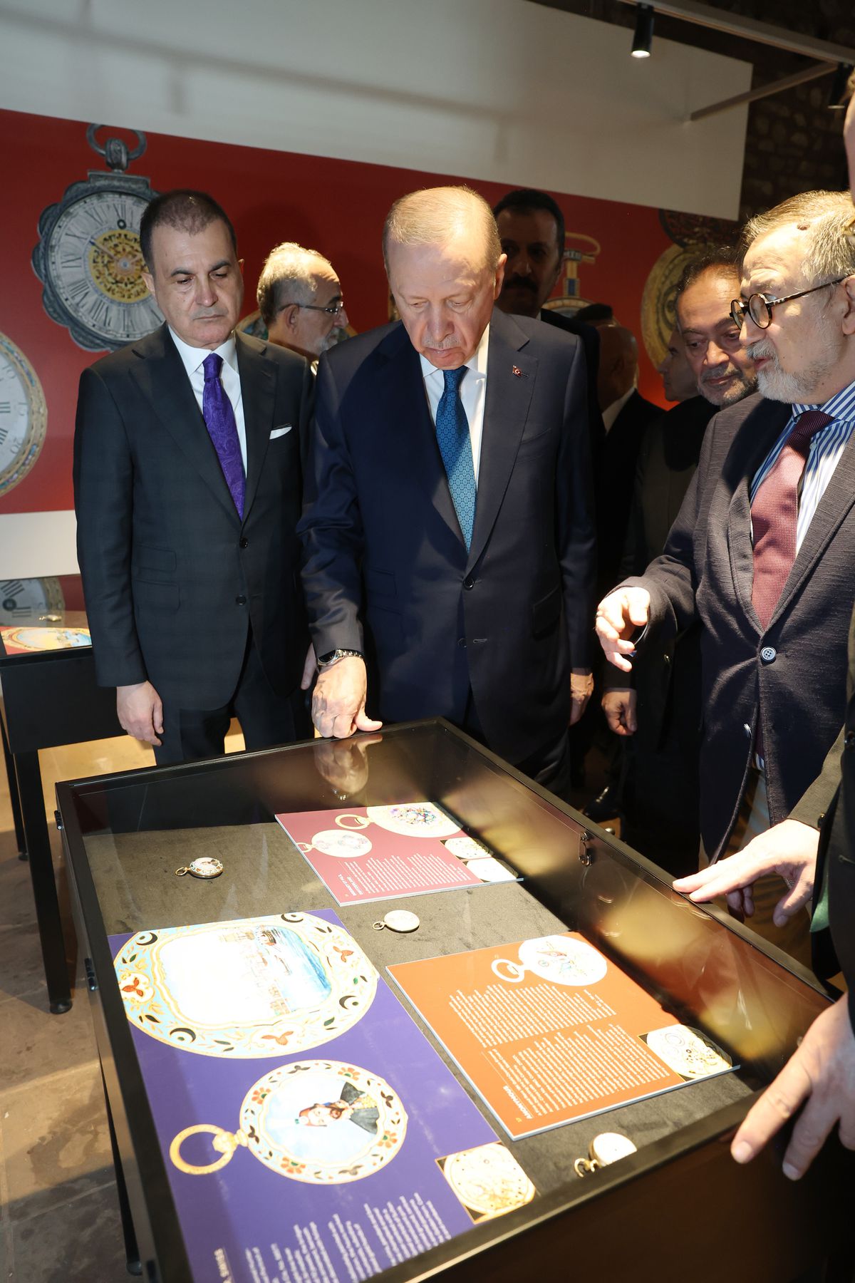 Cumhurbaşkanı Erdoğan, Tophane'de Muhteşem Cep Saatleri Sergisini Ziyaret Etti