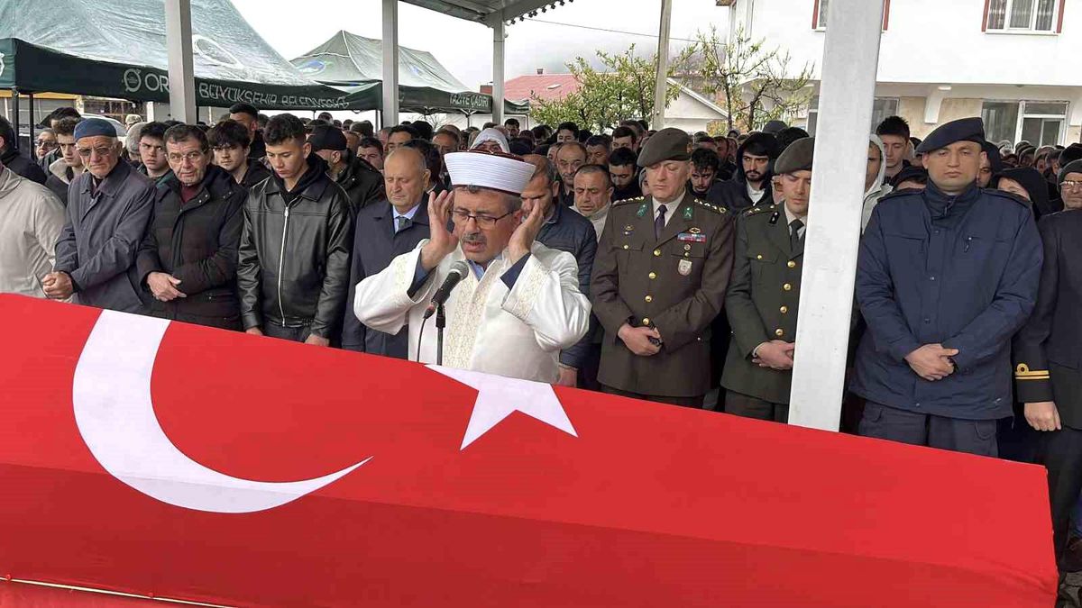Deniz Astsubay Çavuş Aziz Bakıcı son yolculuğuna uğurlandı