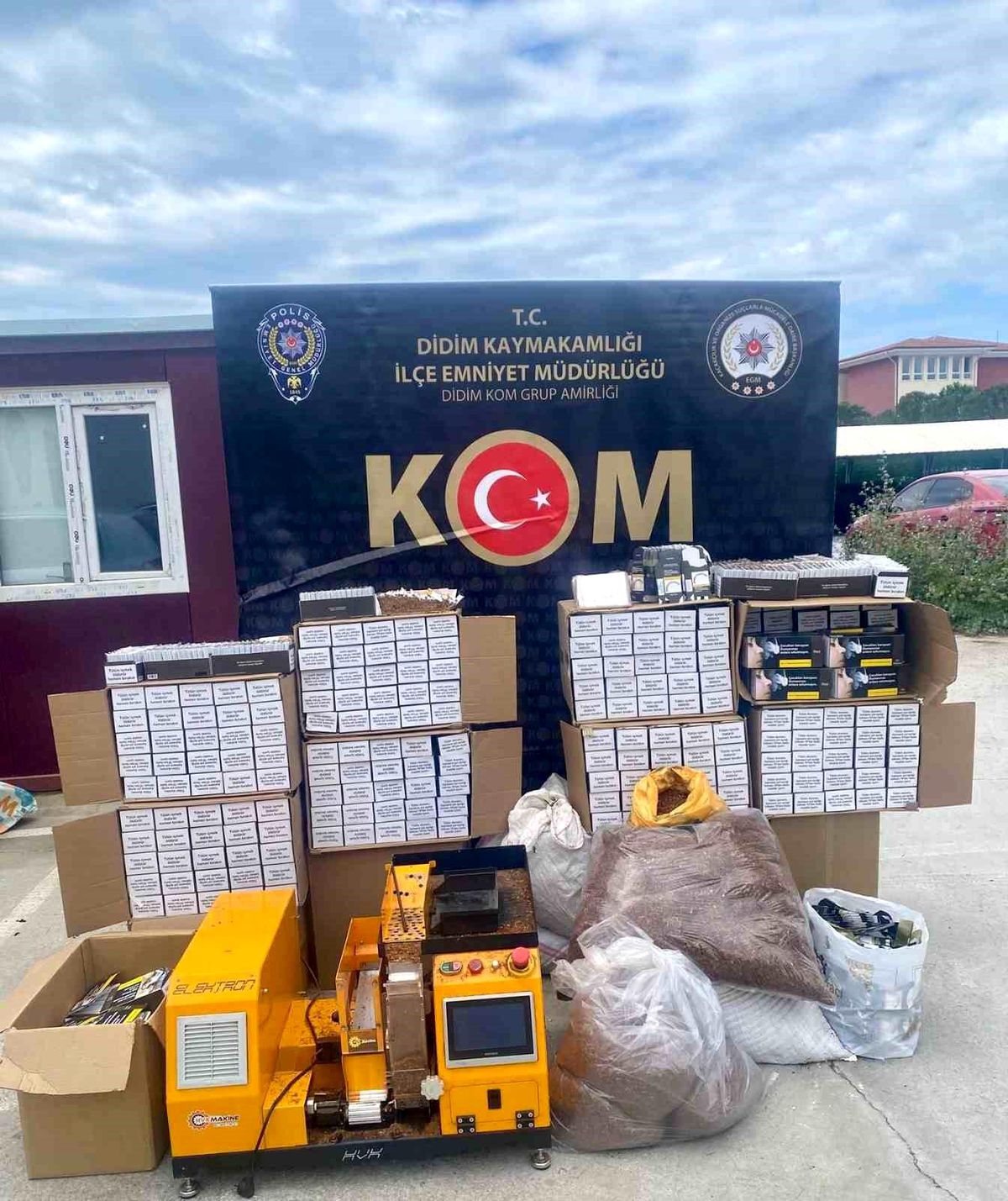 Didim'de 195 bin 900 adet doldurulmuş makaron ele geçirildi