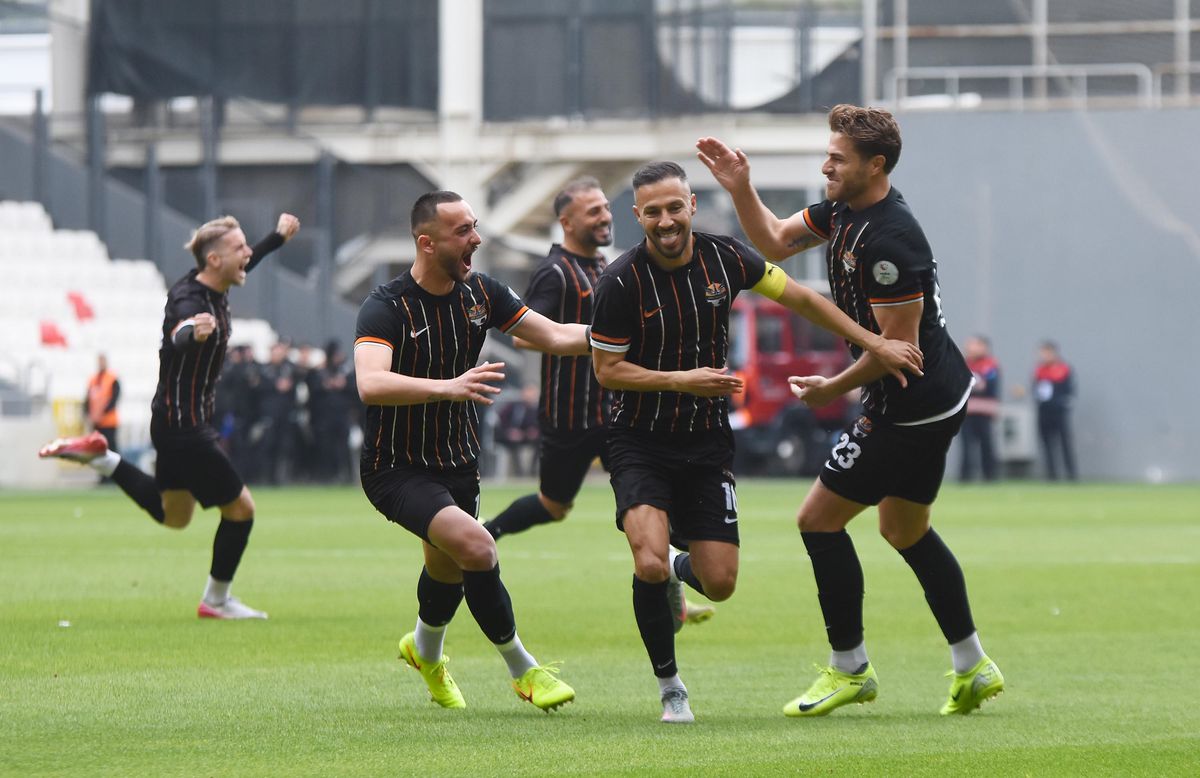 3. Lig 4. Grup'ta Şampiyonluk ve Kümede Kalma Düğümü Yarın Çözülecek