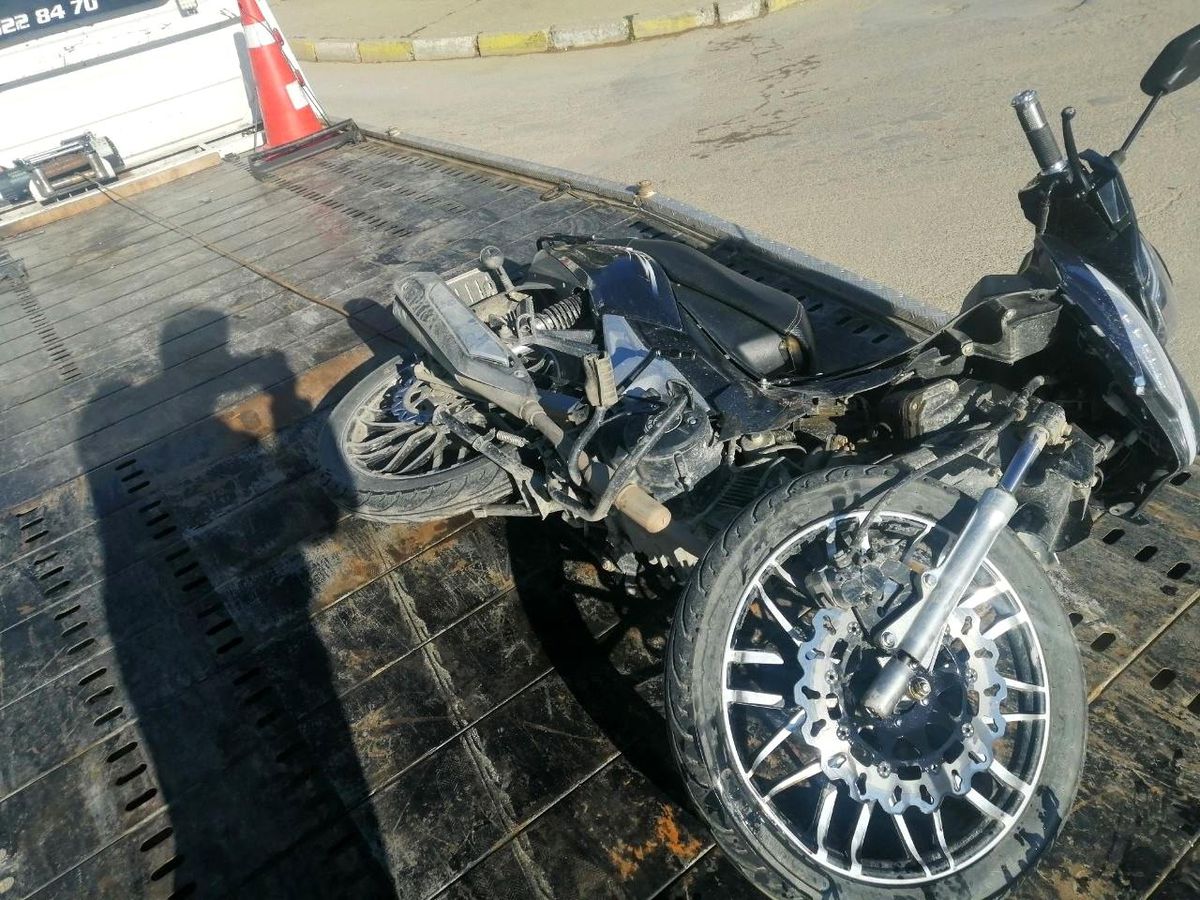 Isparta'da otomobil ile motosikletin çarpıştığı kazada 1 kişi yaralandı