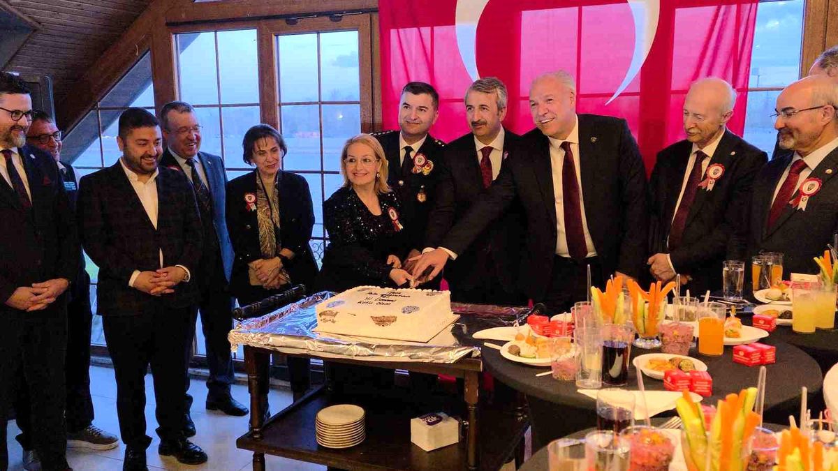 Meriç Nehri'nde nefes kesen polis gösterisi