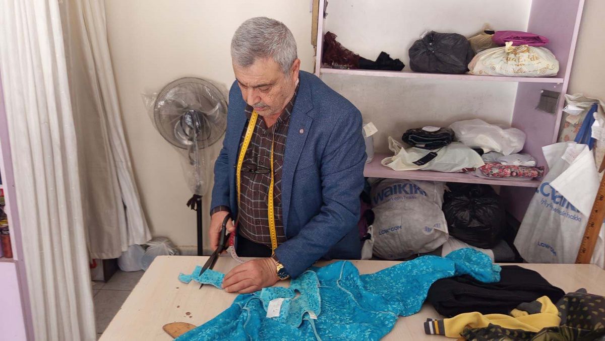 Hataylı Terzi Ali Kapan: 'Terzilik Ölmeyecek Bir Meslek'