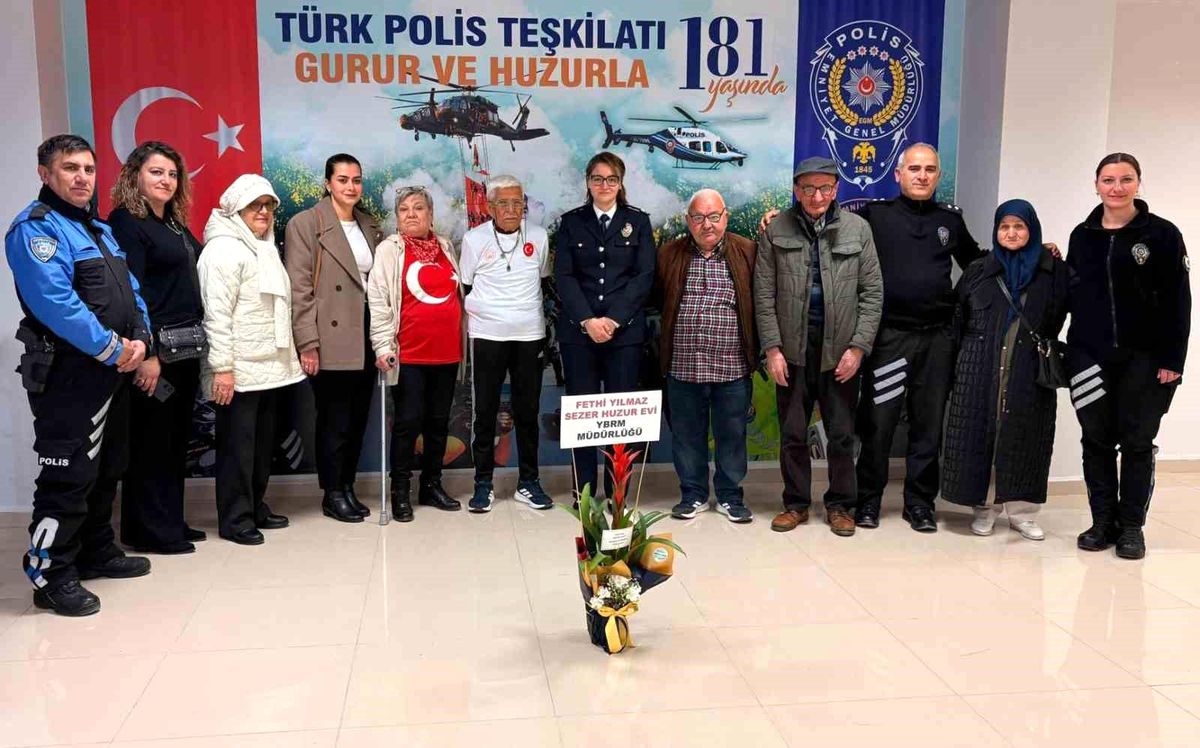 Huzurevi sakinlerinden emniyete anlamlı ziyaret