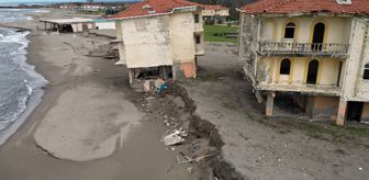 Korku filmi gibi! Deniz 100 metre içeri girdi, villalar çöktü