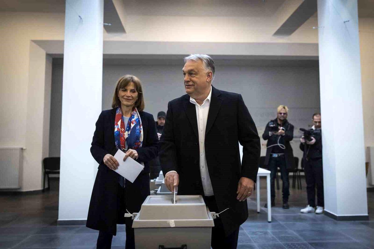Macaristan'da ilk sonuçlara göre seçimi muhalefet lideri Peter Magyar kazandı