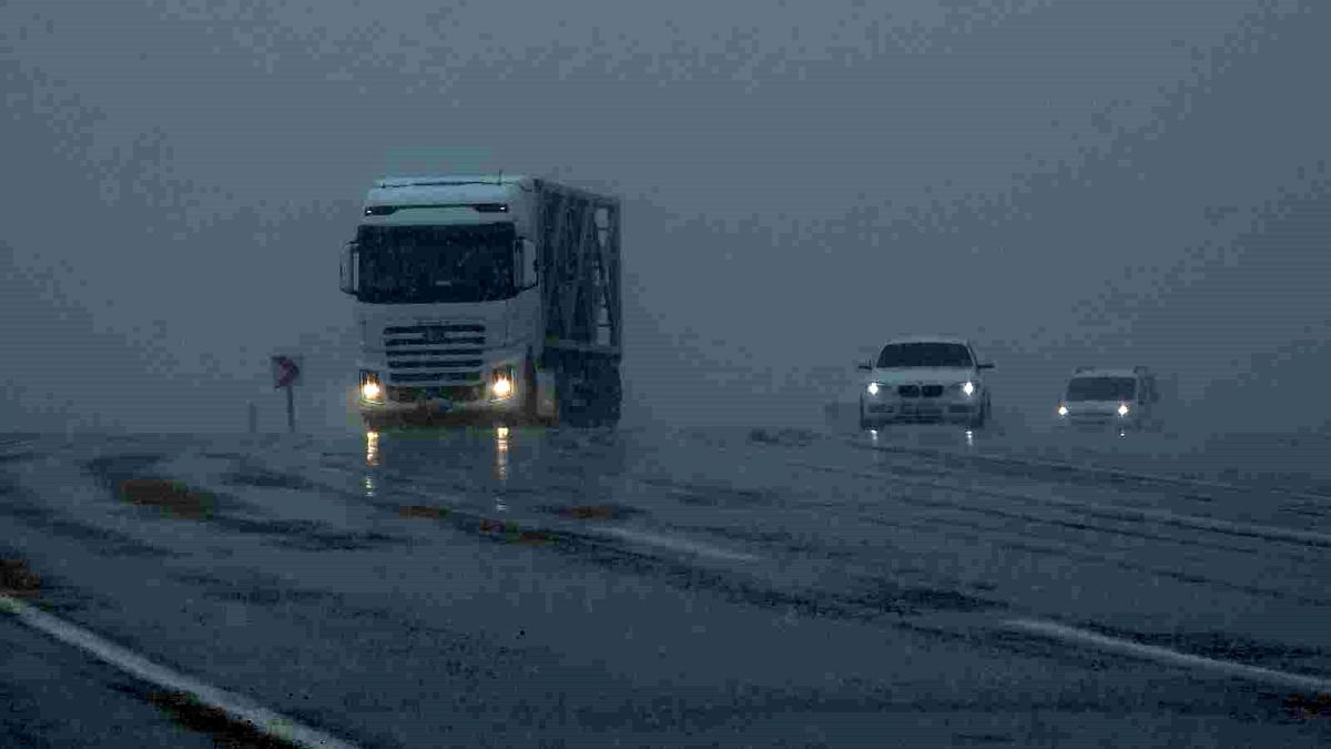 Van'da 50 yerleşim yerinin yolu kapalı