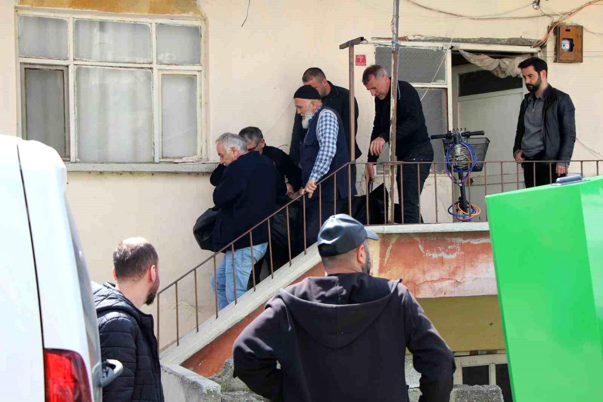 Aynı evde 11 yıl arayla ikinci soba faciası: Bu kez baba ve oğlu hayatını kaybetti
