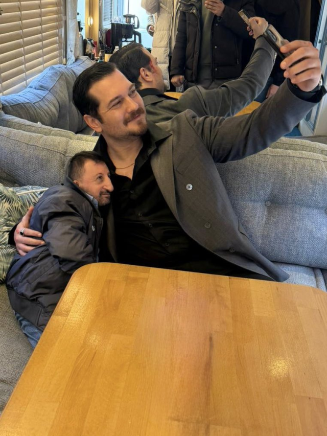 cagatay ulusoyla sarildi duygu b26f14bfc9 8855 1 m