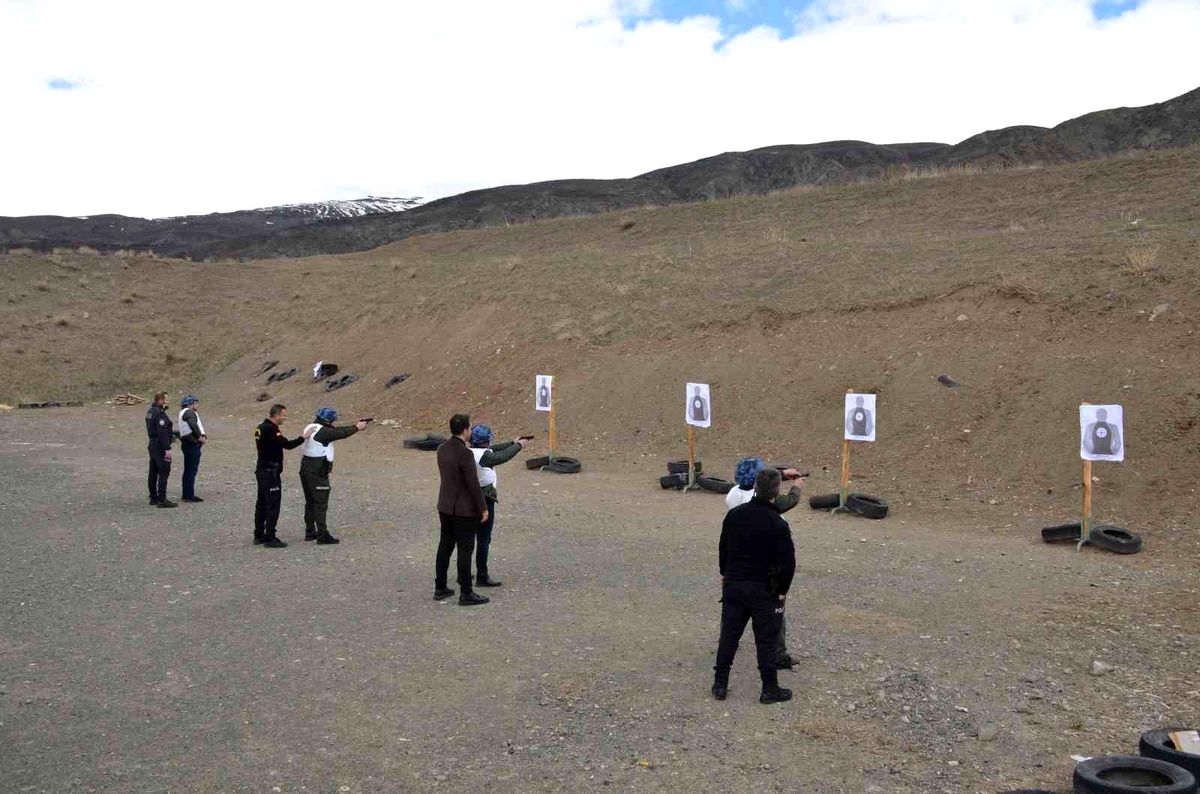 Erzincan'da orman personeline silah kullanımı ve bakımı eğitimi