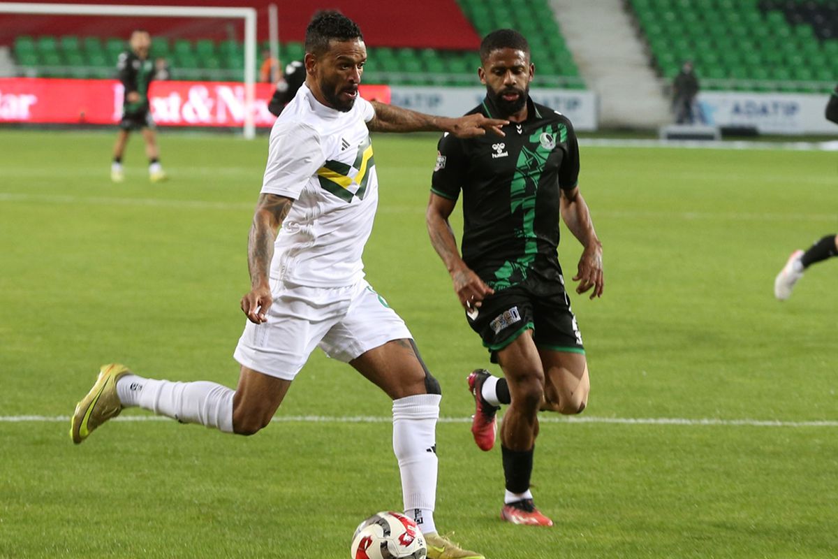 Esenler Erokspor kazandı, Sakaryaspor 1. Lig'e veda etti