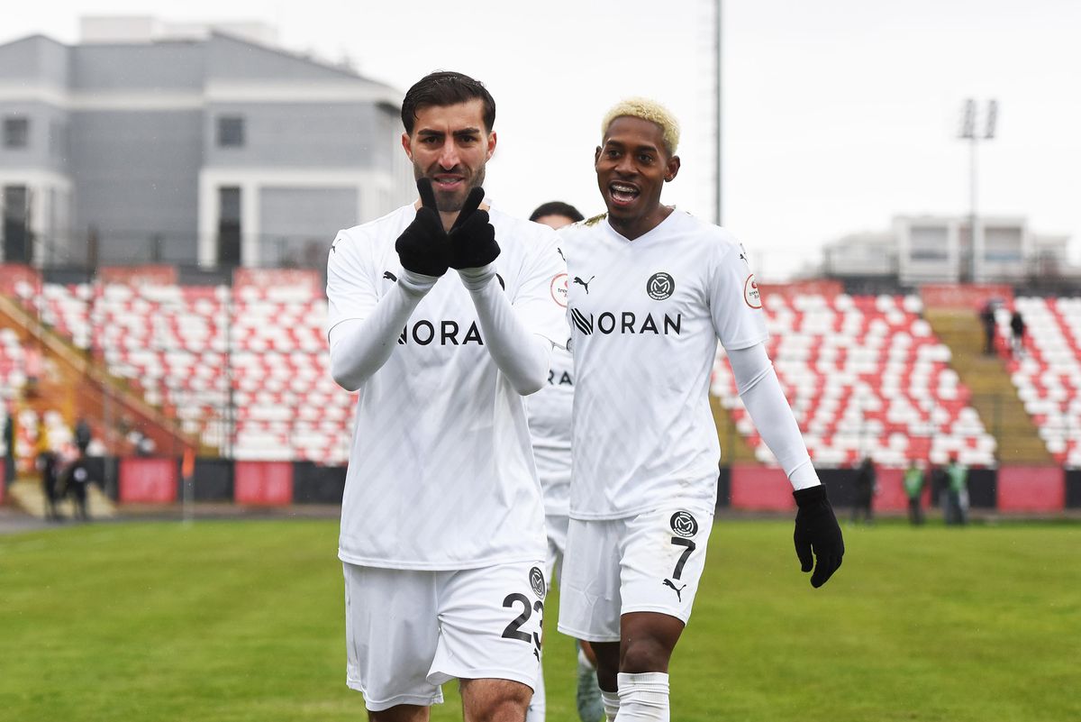 Manisa FK, Vanspor'u deplasmanda mağlup ederek play-off umutlarını tazeledi