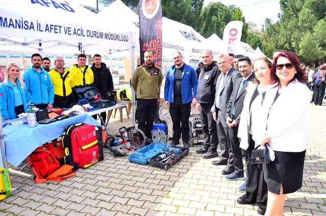 MCBÜ’de ‘Afetlerde insan olmak’ sempozyumu