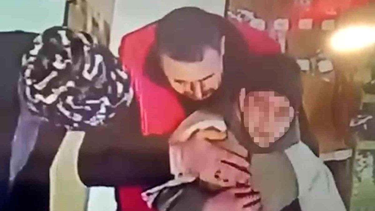 Nefes borusuna yiyecek kaçan öğrenciyi market sahibi Heimlich manevrasıyla kurtardı