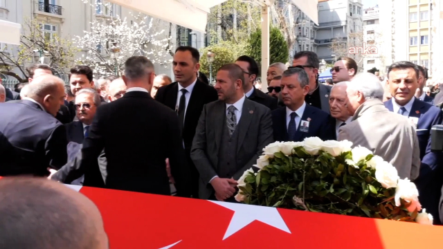 ozgur ozelden selam vermeyen v 19745538 6383 2 m