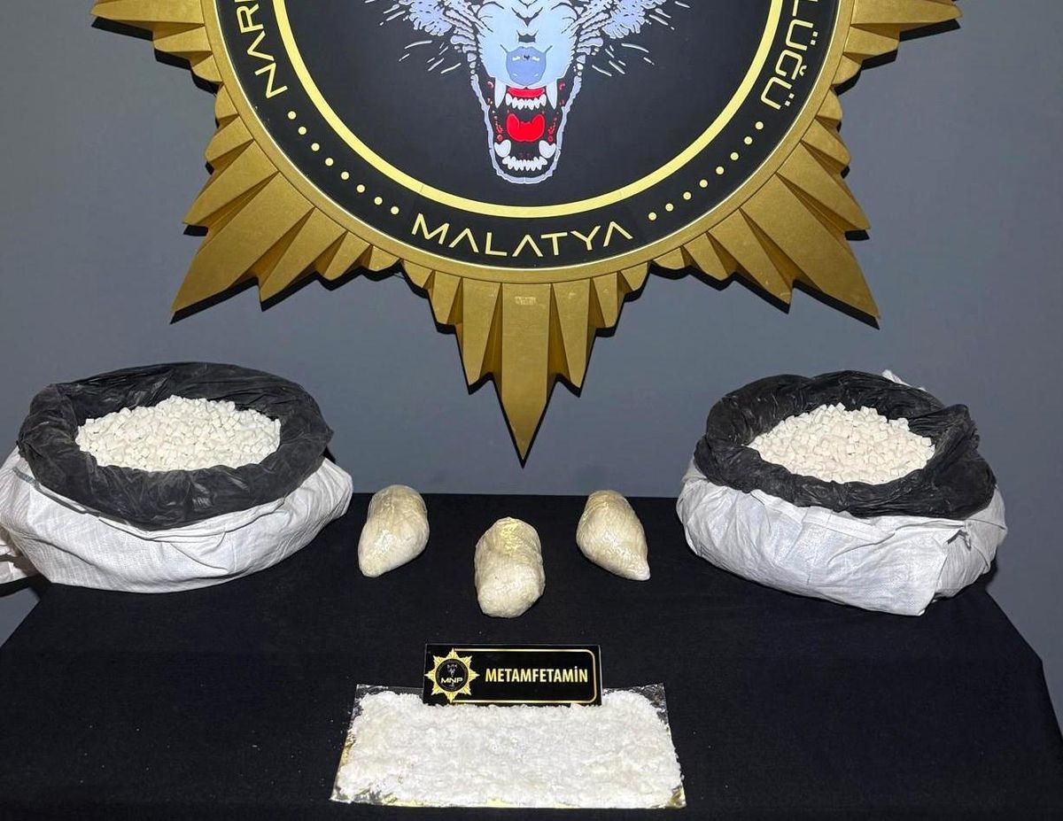 Şeker çuvallarından 3 kilo uyuşturucu çıktı