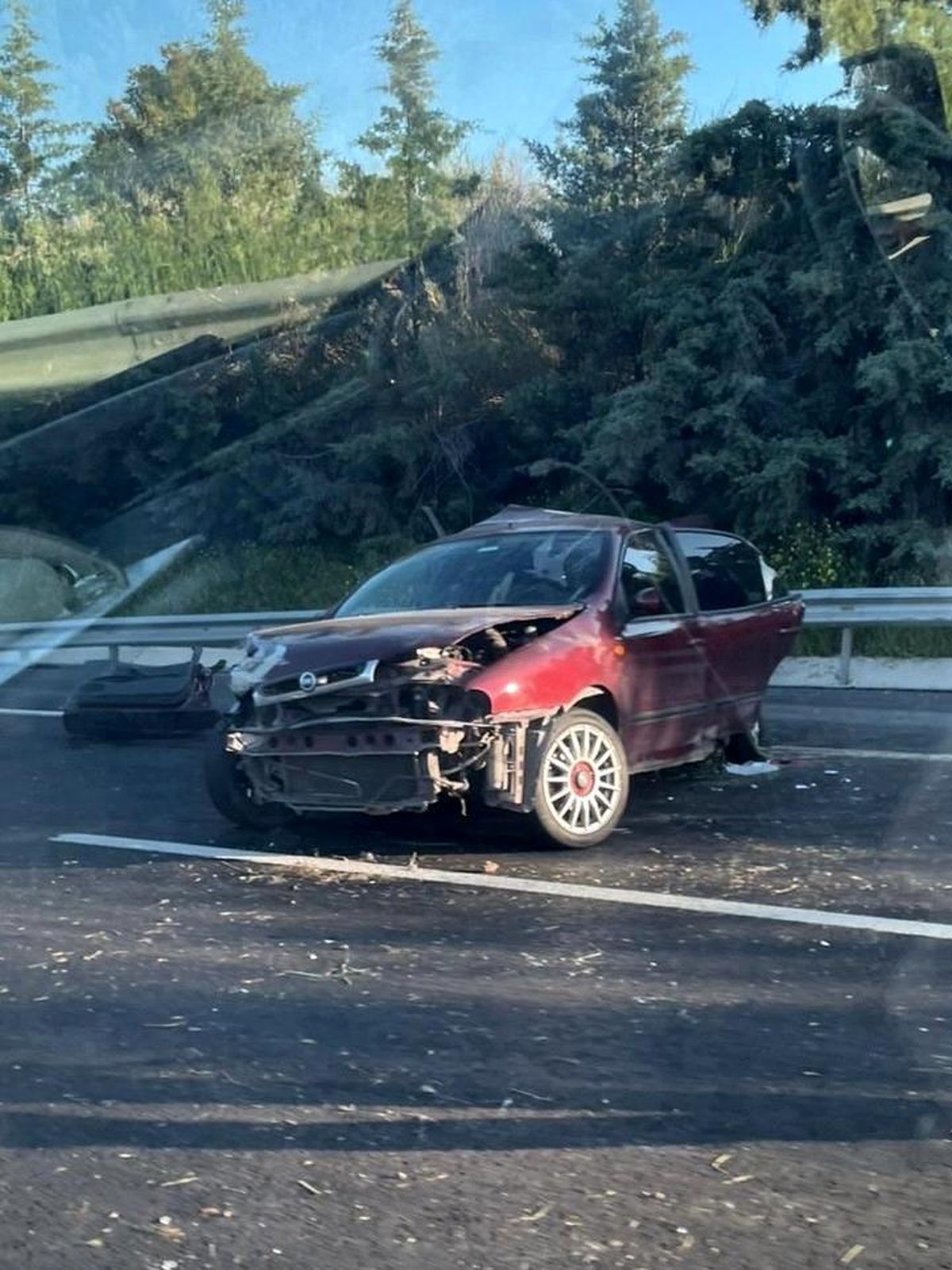 Tarsus'ta otomobiller çarpıştı: 1 ölü, 2 yaralı