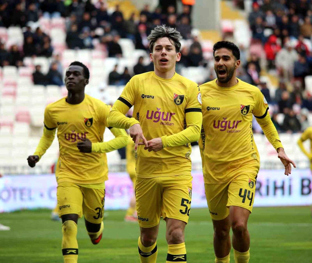 Trendyol 1. Lig: Özbelsan Sivasspor: 1 İstanbulspor: 3