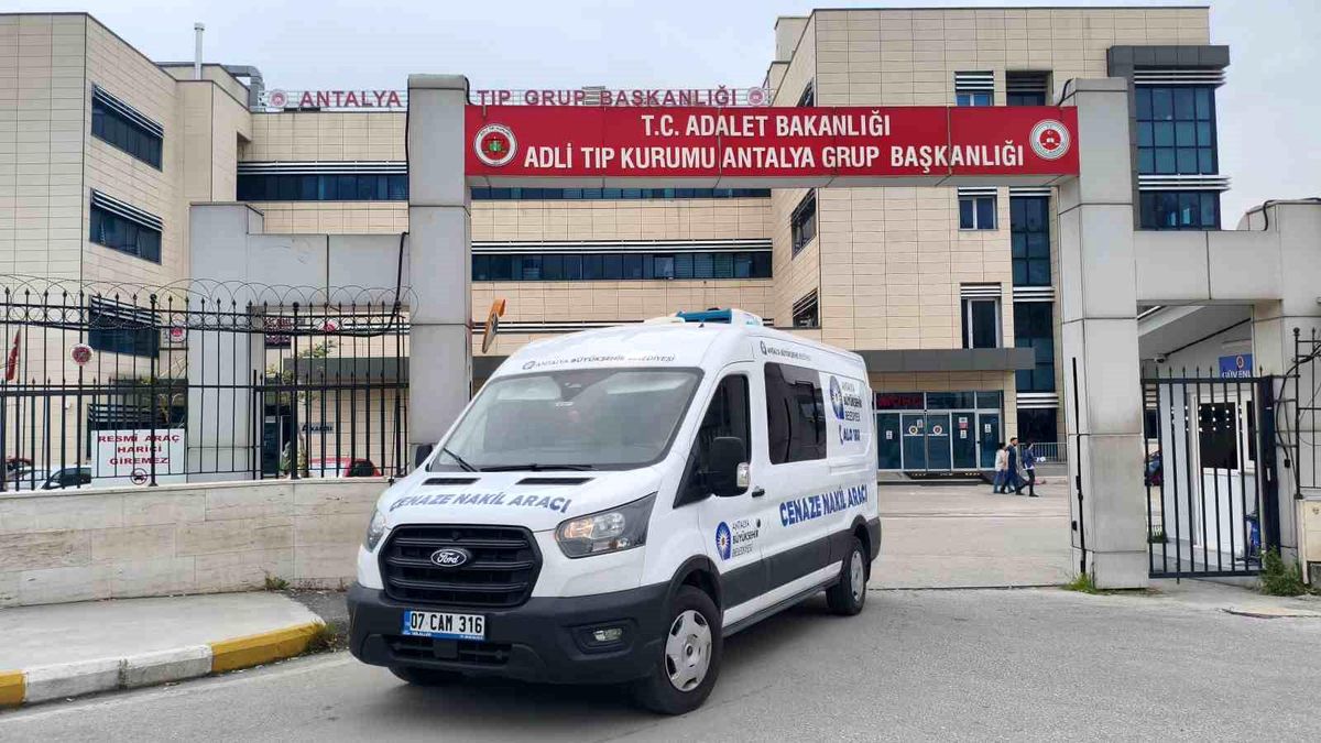 17 yaşındaki sürücünün ölümüne sebep olduğu küçük çocuğun cenazesi ailesine teslim edildi