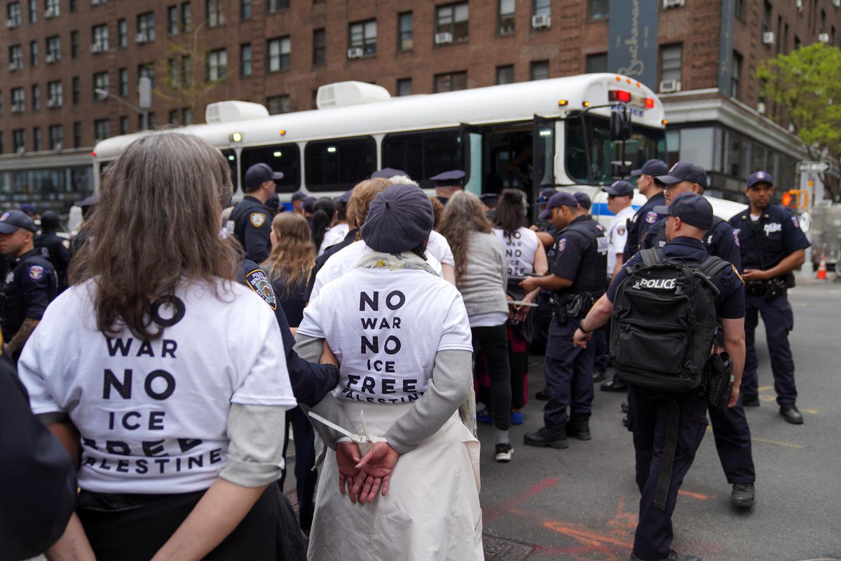 Albüm: New York'ta Filistin'e Destek ve Ice Karşıtı Protestolarda Çok Sayıda Gözaltı
