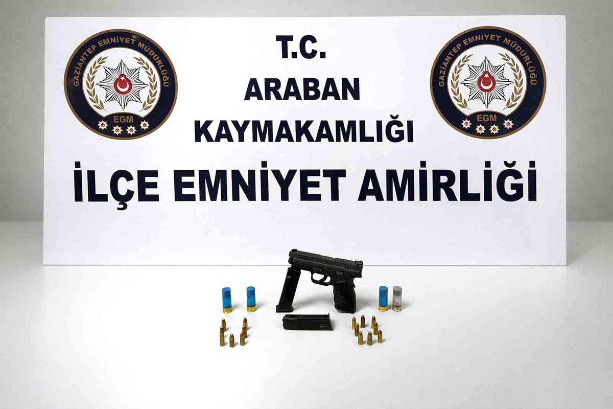 Araban'da şüpheli araçta ruhsatsız silah ele geçirildi: 1 gözaltı