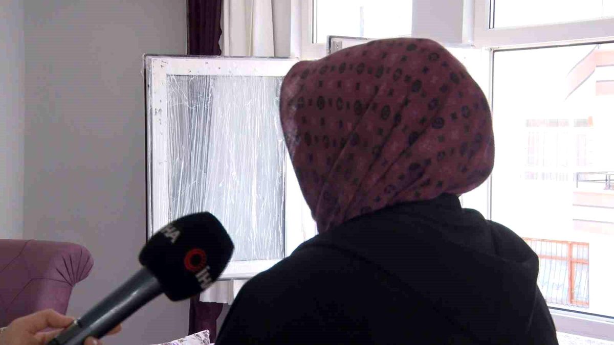 Boşanma aşamasındaki eşi tarafından evi kurşunlandı, aracı yakıldı