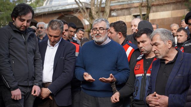 fadil akgunduz annesinin cenazesine jandarma 2 19749515 o