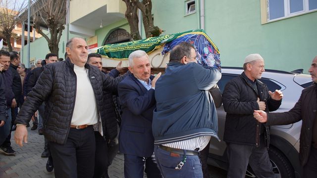 fadil akgunduz annesinin cenazesine jandarma 6 19749515 o
