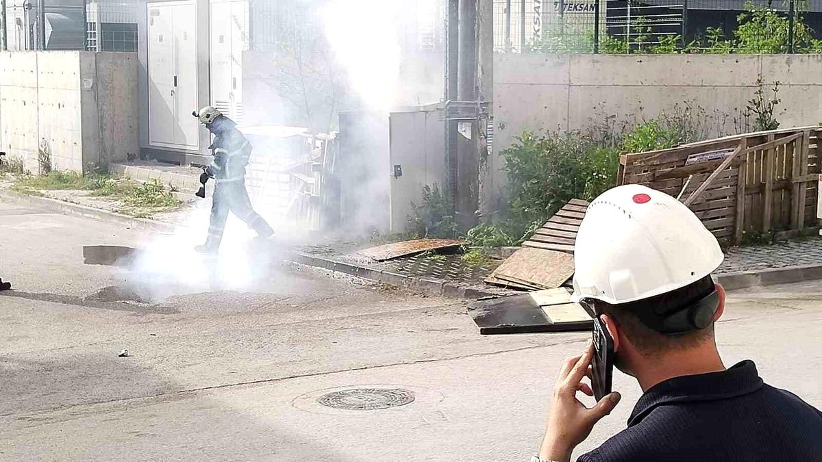 Körfez'de trafo yangını paniğe neden oldu