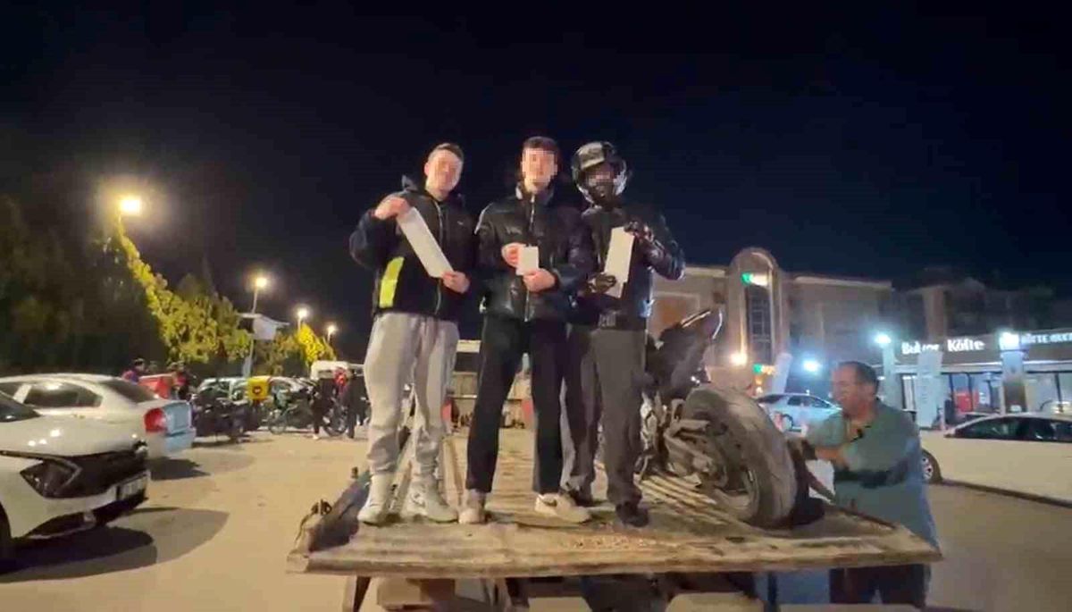 Motosikleti bağlanan sürücü 58 bin TL'lik ceza tutanağı ile poz verdi