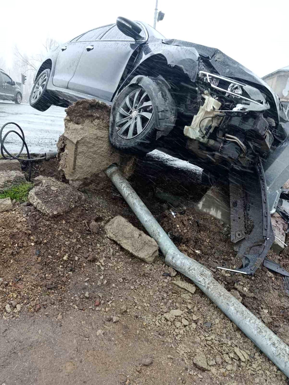 Patnos'ta yağışlı hava kazayı beraberinde getirdi: 2 yaralı