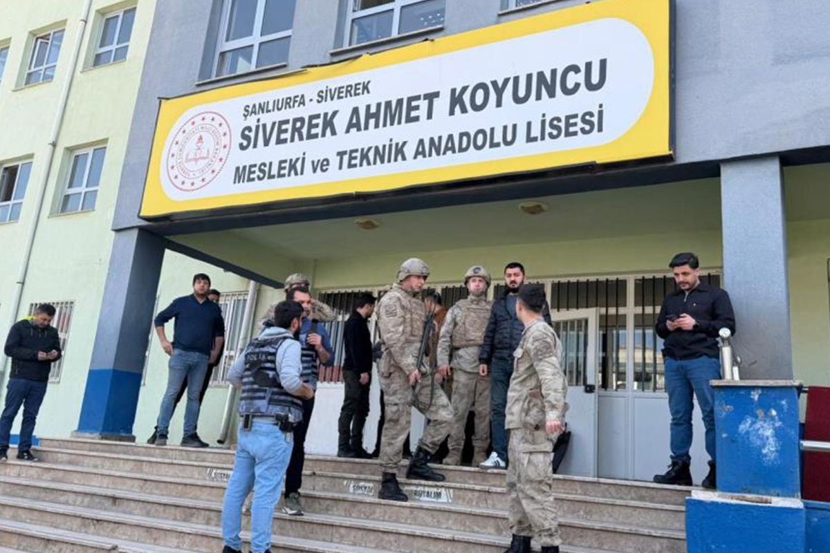 Şanlıufra'da liseye silahlı baskın! Çok sayıda yaralı var