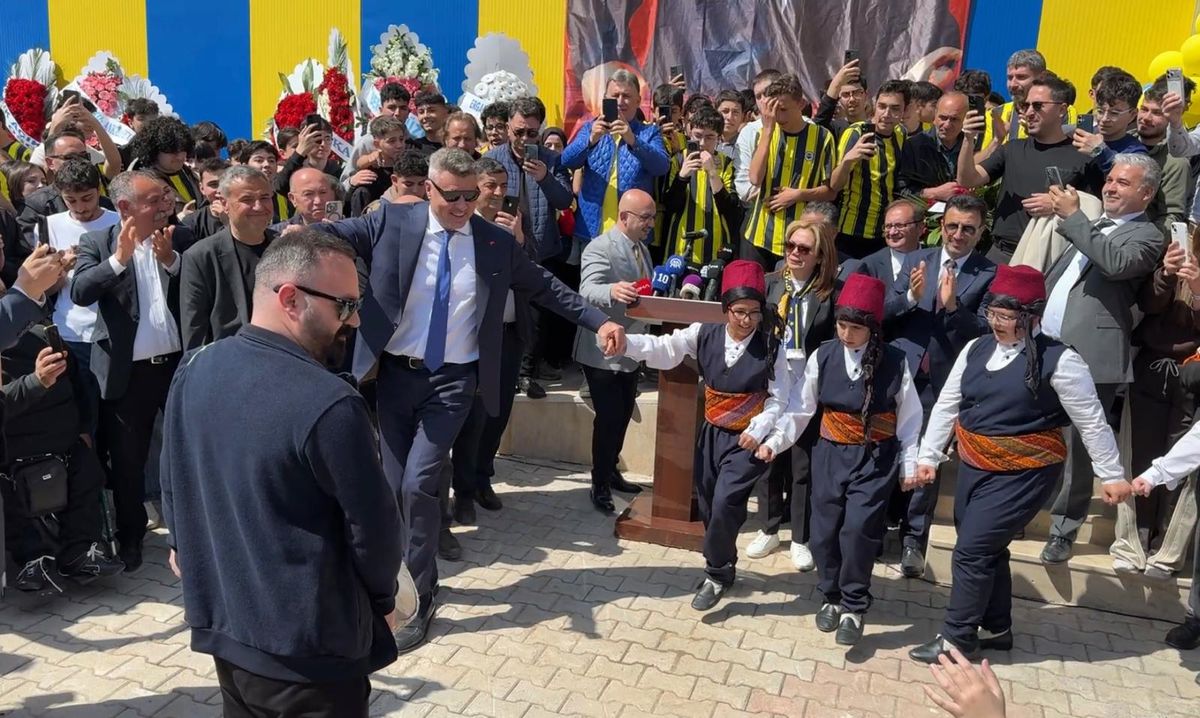 Fenerbahçe Başkanı Saran'dan Kırıkkale'de Atatürk Spor Salonu Açılışı: 'Azmin, Emeğin ve Umudun Sesi Olsun'