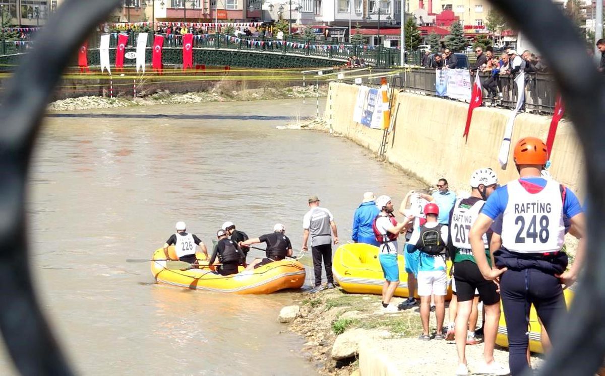 Bayburt'ta Üniversiteler Arası Rafting Türkiye Şampiyonası yarın başlıyor