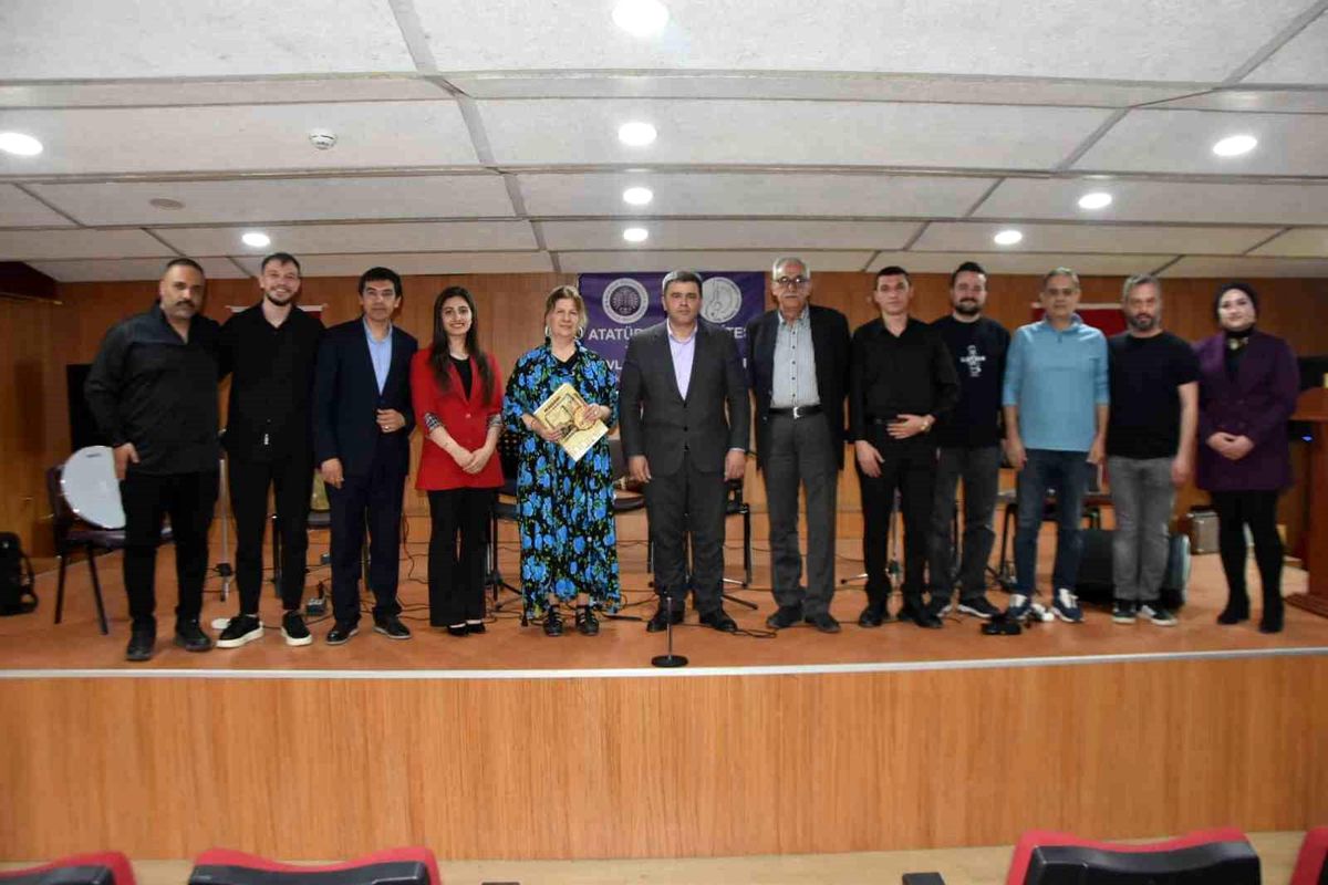 Erzurum'da "Özbekistan'dan Anadolu'ya Türk Avazı Kardeşlik Konseri" beğeni topladı