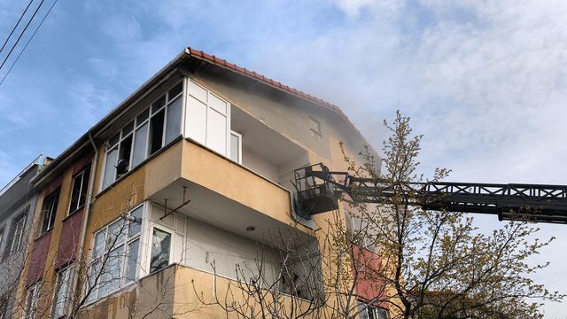 evi atese verdi babasina telefon acip sondurm 2 19752877 o