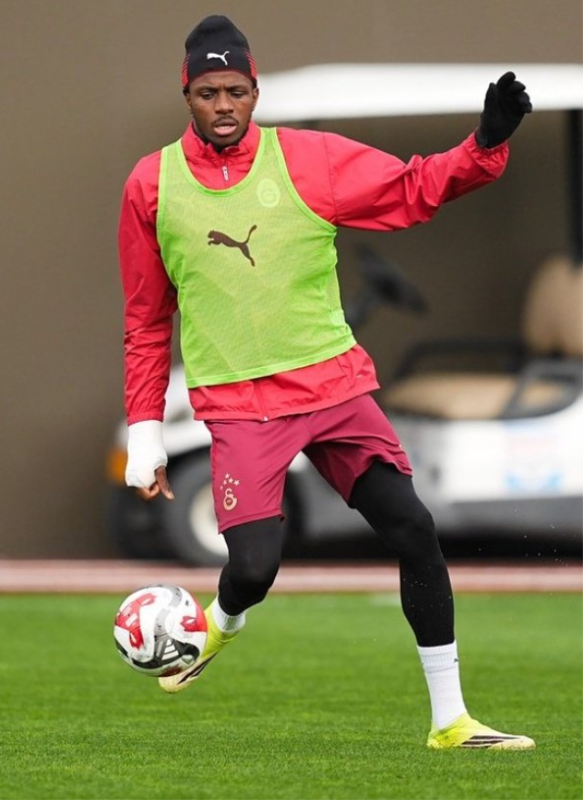 galatasarayda victor osimhen g ca57027968 6799 1 m