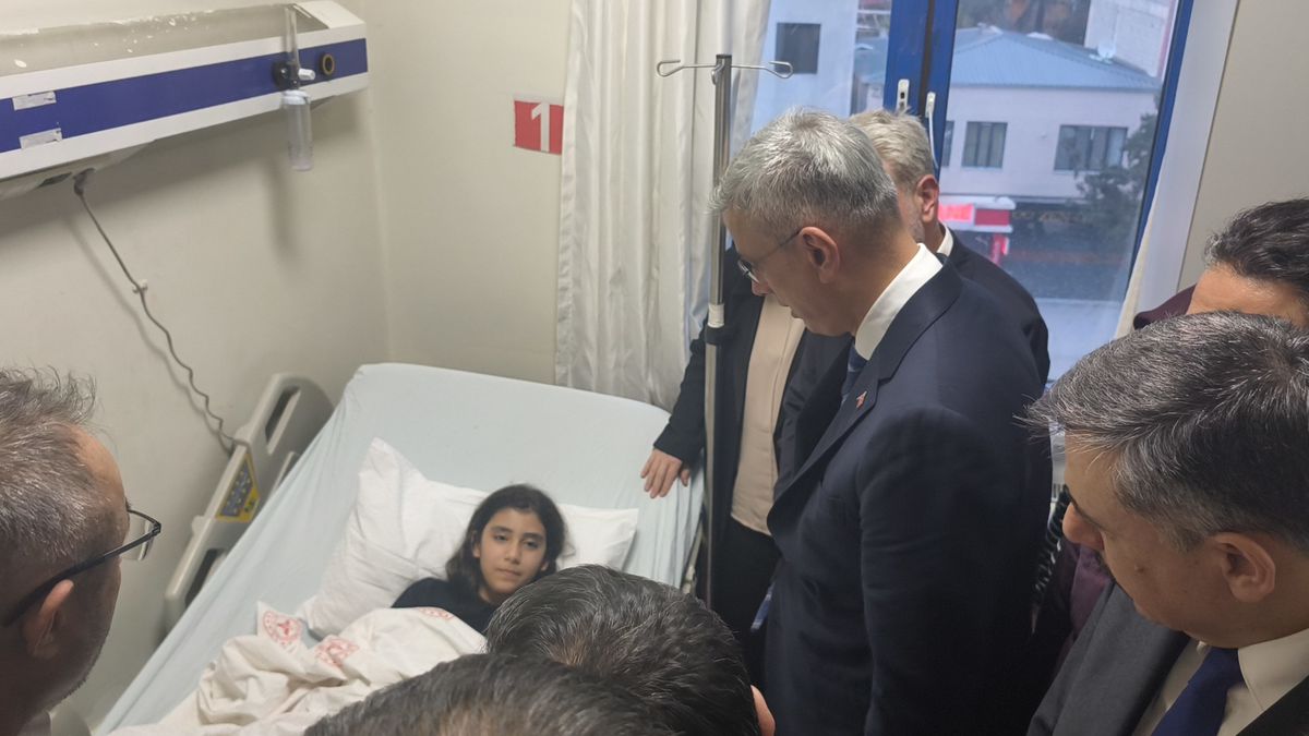 Bakanlar Yaralıları Ziyaret Etti