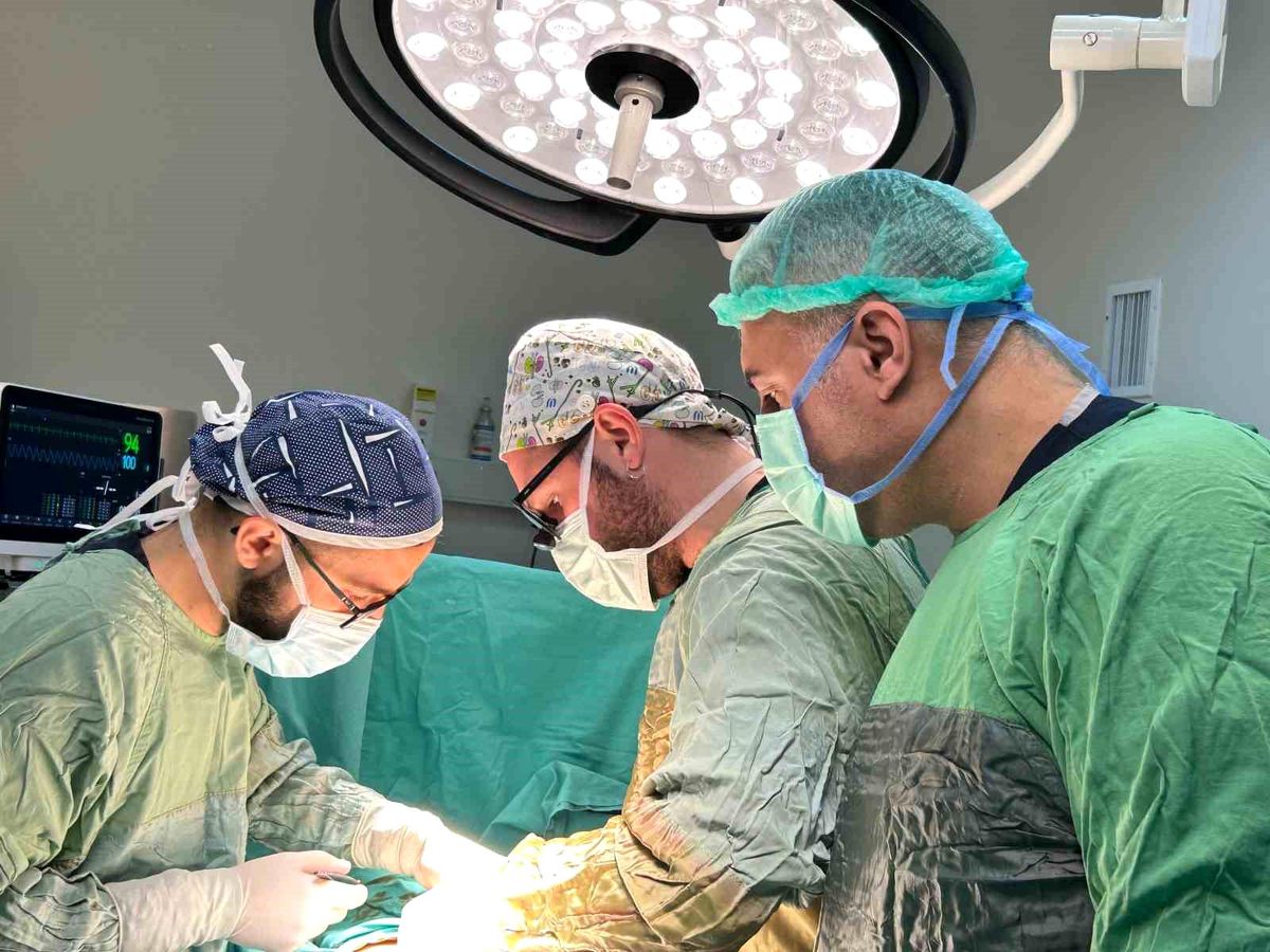 Muş'ta midesi delinen çocuk ameliyatla sağlığına kavuştu