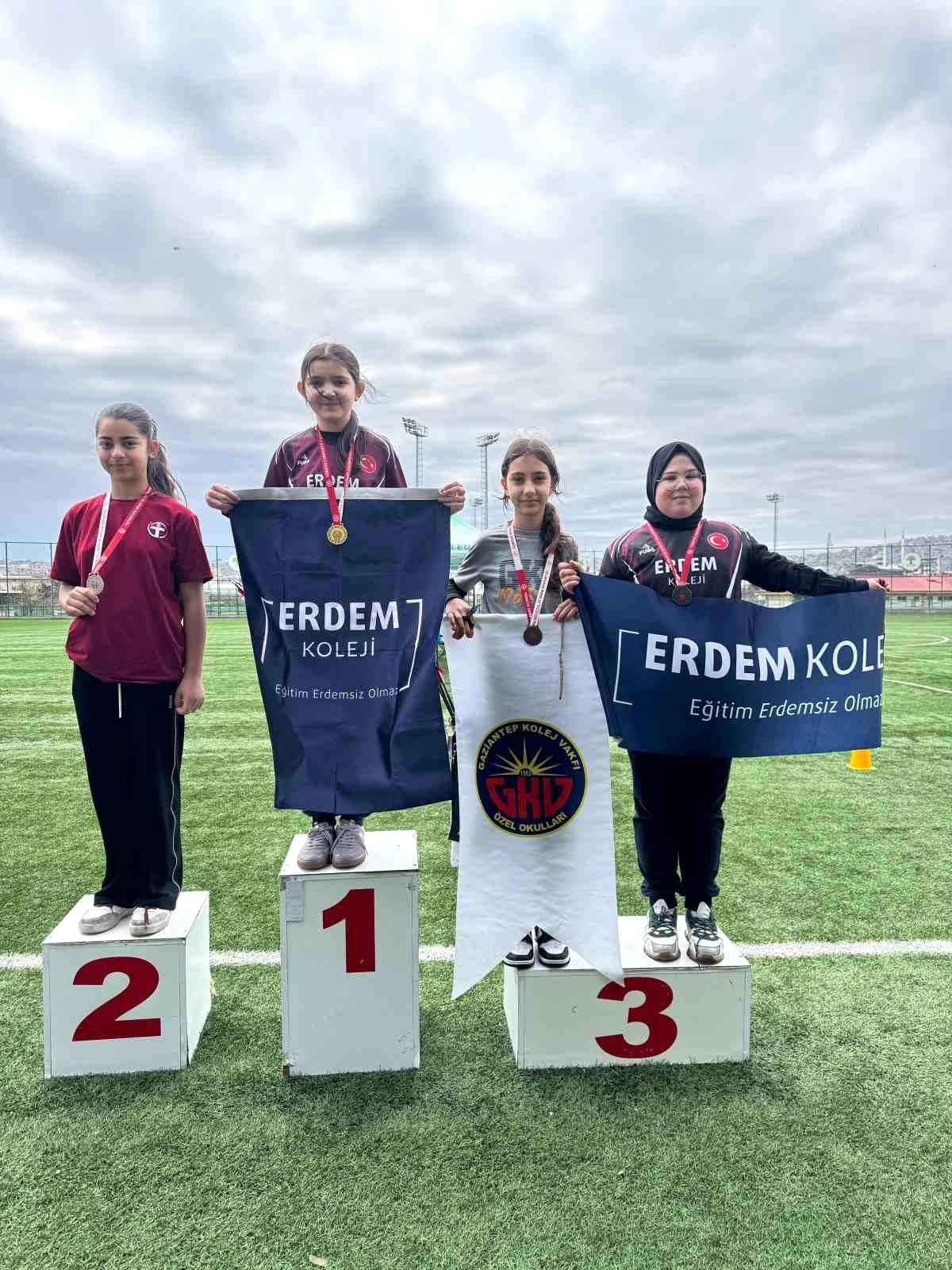 Okçulukta GKV'li Defne Memiş Türkiye finallerinde