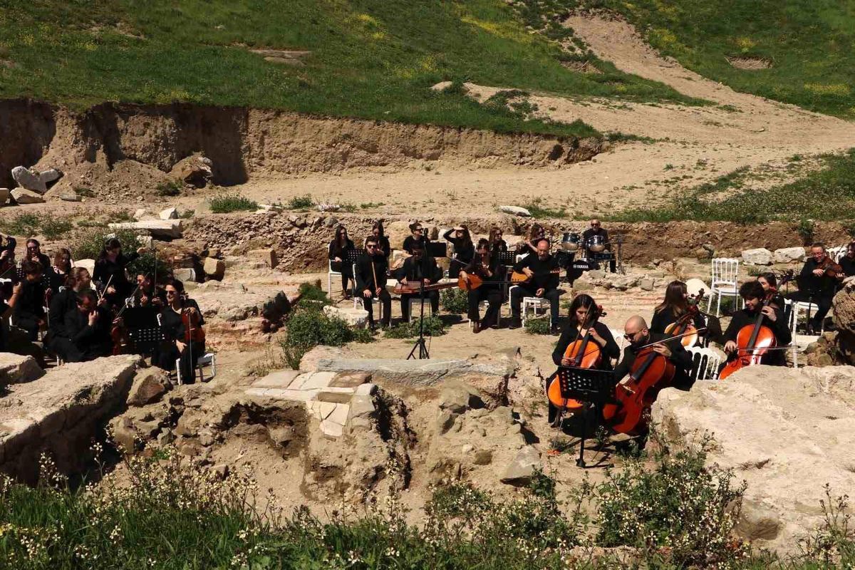 Tekirdağ'da Perinthos Tiyatrosu 2 bin yıl sonra yeniden sanatla buluştu