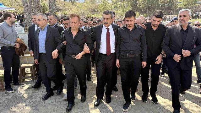 ayla ogretmenin esi gurur duyuyorum buraya ev 19755173 o