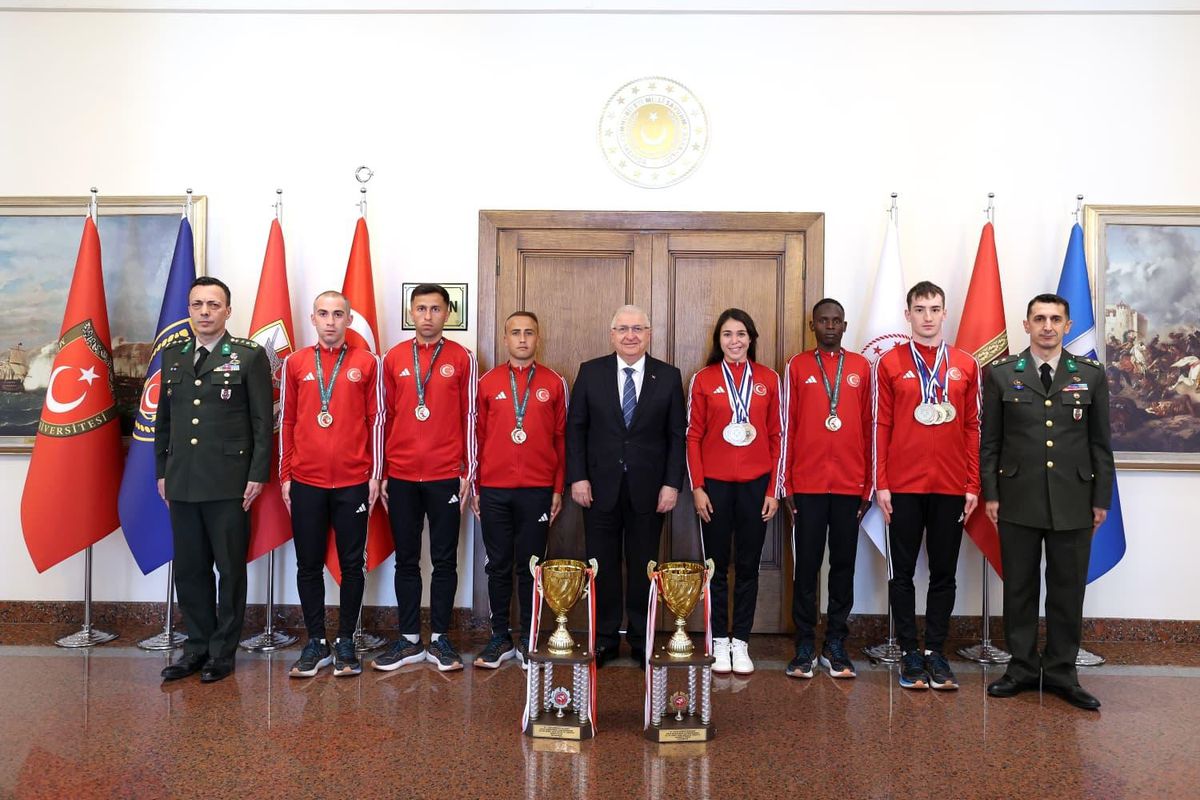Milli Savunma Bakanı Yaşar Güler, TSK Spor Gücü personelini kabul etti