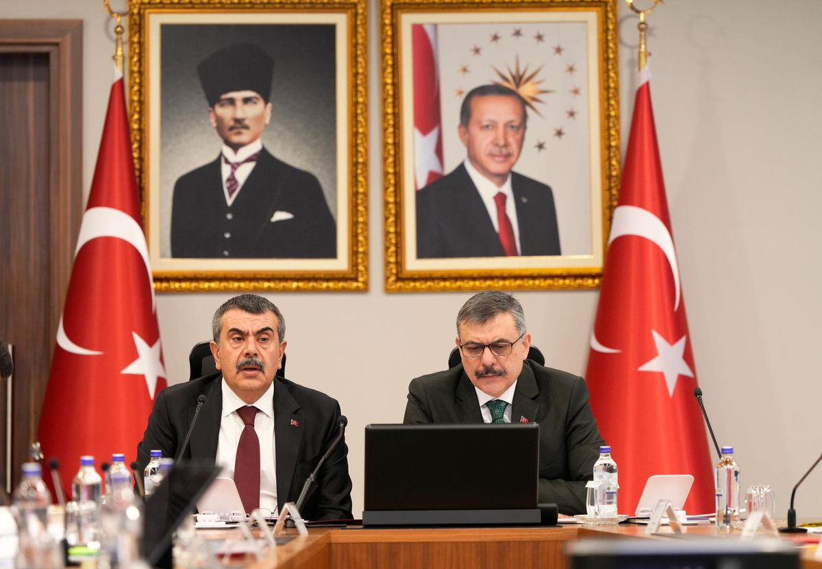 İçişleri ve Milli Eğitim Bakanları, Okullarda Güvenlik Toplantısı Yaptı