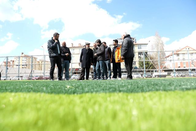 Başkan Çolakbayrakdar: “Her alanda gençlerimizin yanındayız, geleceğin sporcuları bu statta yetişecek