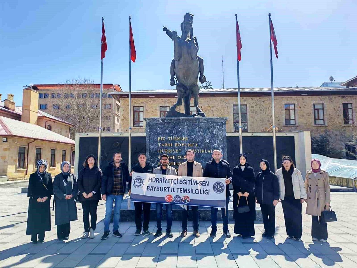 Bayburt'ta eğitimcilerden okul saldırılarına tepki