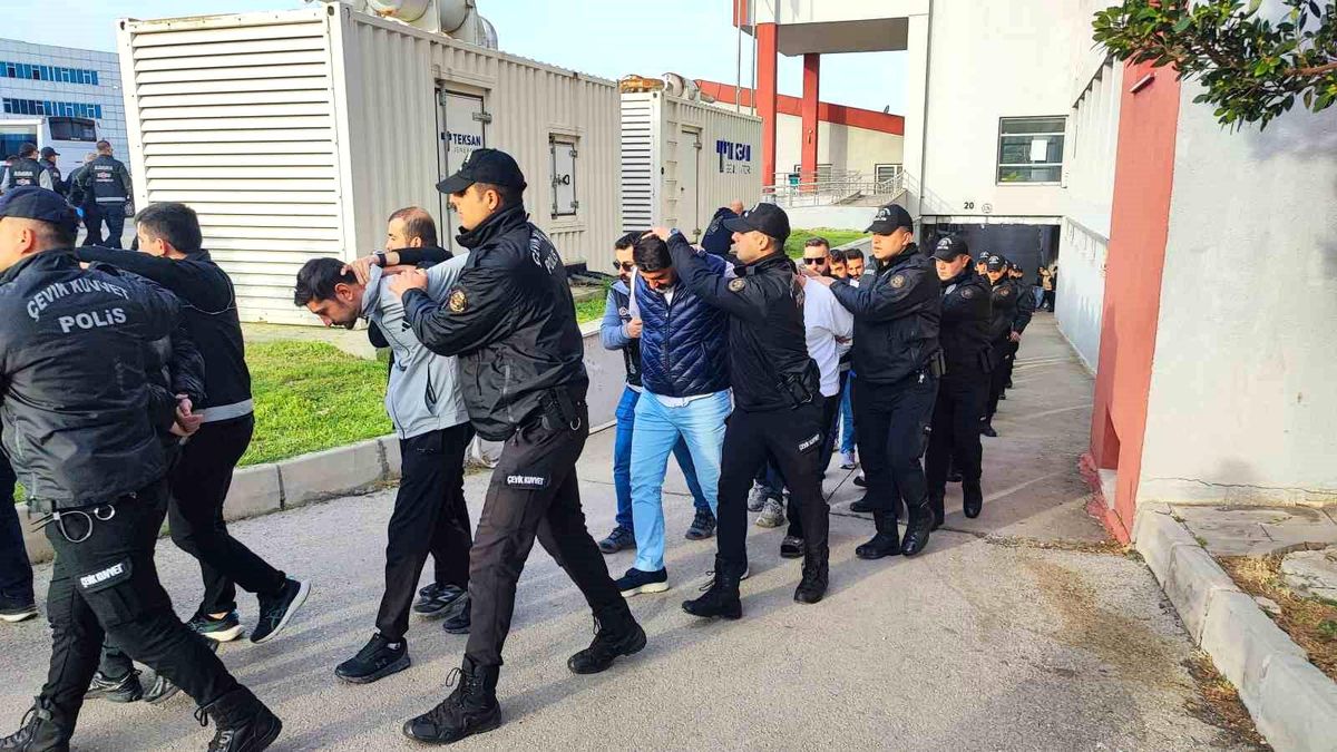 Bayğaralar suç örgütüne yönelik operasyonda gözaltına alınan 287 şüpheli adliyeye sevk edildi